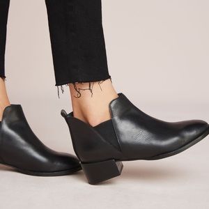 Seychelles Offstage Chelsea Boot